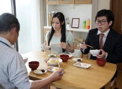Con dâu quá nứng banh vùng kín ra cho bố chồng